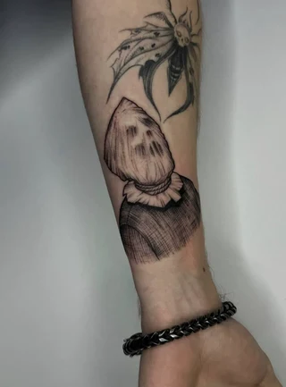 Света — Череп и цветы